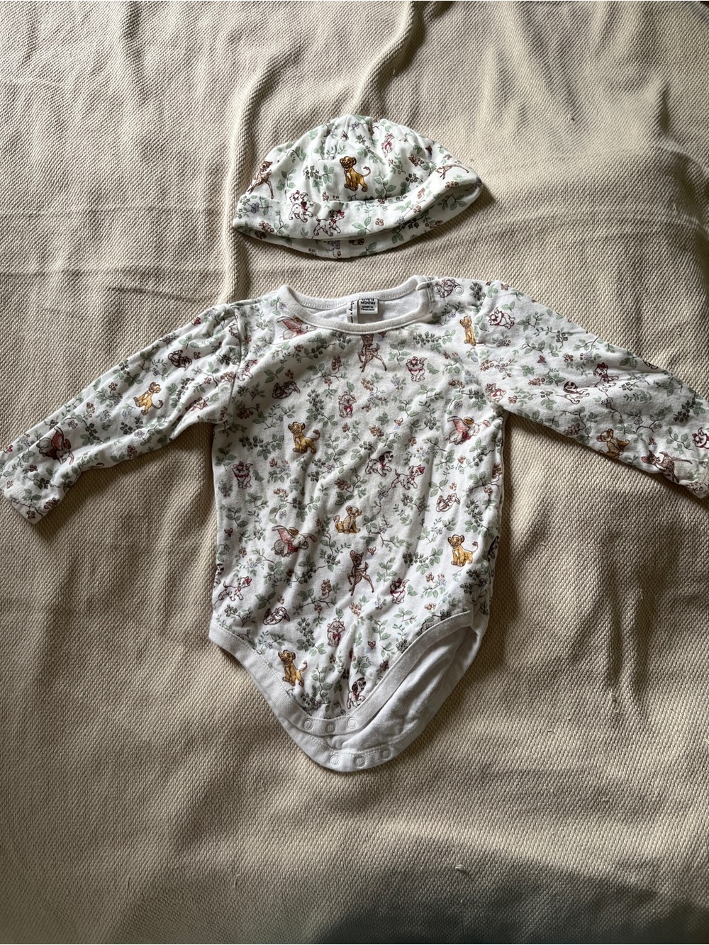 Janie & Jack x Disney one sleeve onesie with matching hat